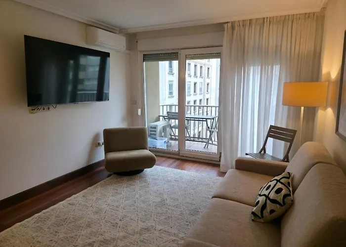 Big With 3 Parking Included Lägenhet